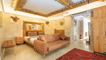 Peralatan tempat tidur premium, meja, ruang kerja komputer riba