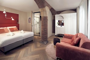 Doppelzimmer | Wohnbereich | Flachbildfernseher, Kinderspielzeug