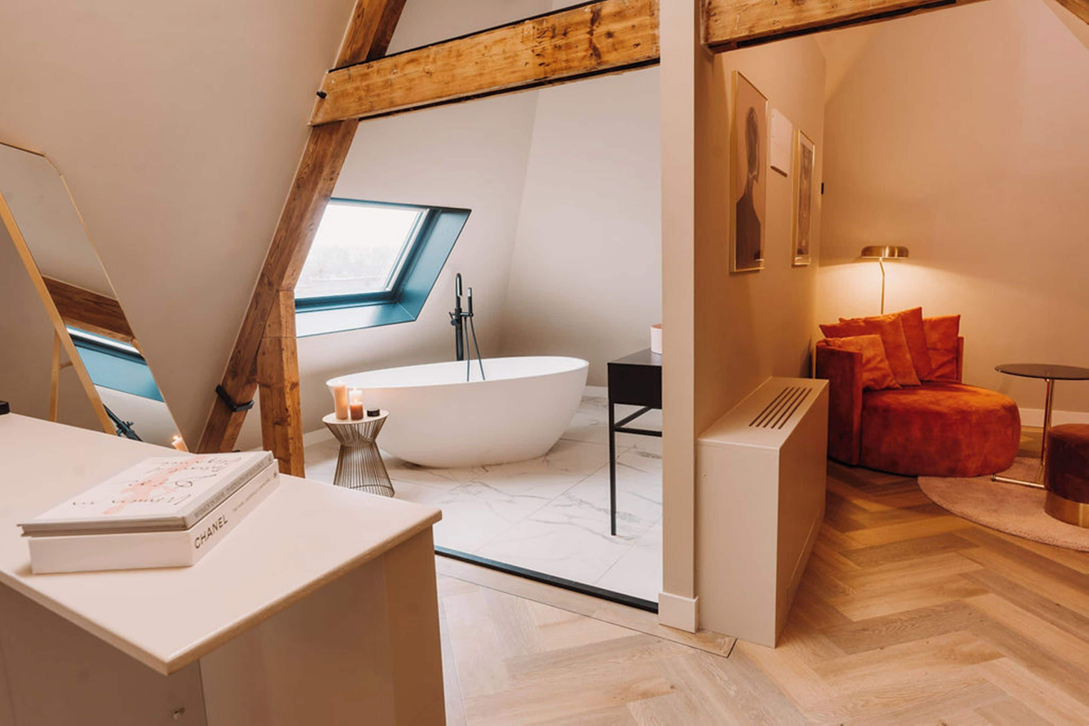 presidential suite | bathroom | free toiletries, hair dryer, towels, soap