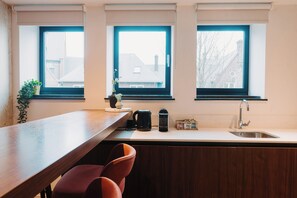 Quin Loft | Private kitchen | Espresso maker, electric kettle