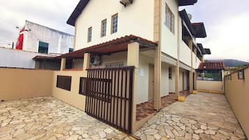 Fachada da propriedade