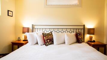 Suite, 1 King Bed | Individually decorated, individually furnished, soundproofing