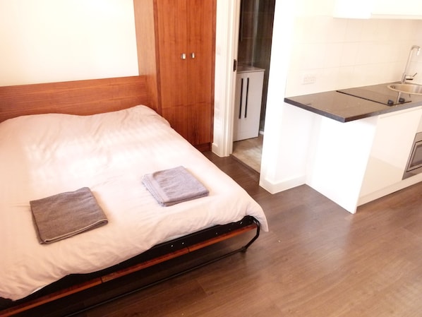 Studio | Desk, free WiFi, bed sheets