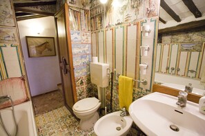 Apartment, 2 Bedrooms | Bathroom