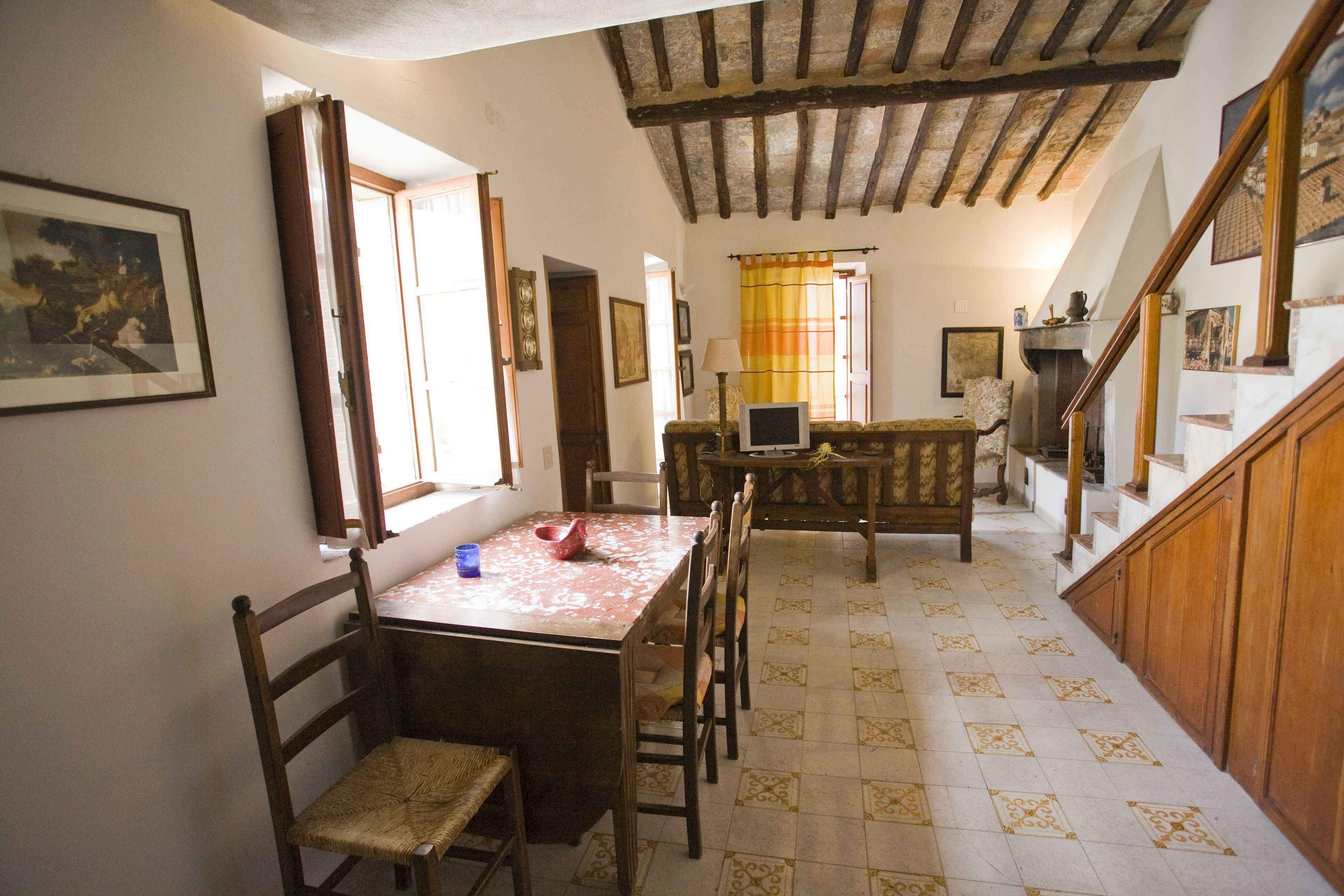 Apartamento, 2 quartos | Opções para refeição no quarto