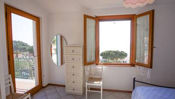 Villa | 2 Schlafzimmer, Schreibtisch, Babybetten