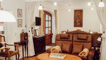 Suite Eksklusif, pemandangan kota (incl. 79€ cleaning fee) | Area keluarga | TV layar datar dan pemutar DVD