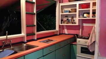 Standard Cottage, 2 Bedrooms, Kitchen (free wi-fi) | Private kitchen | Fridge, oven, stovetop, coffee/tea maker