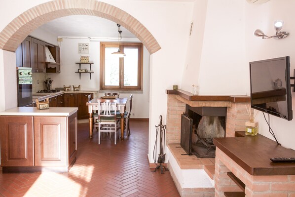 Apartment | Wohnbereich | Flachbildfernseher