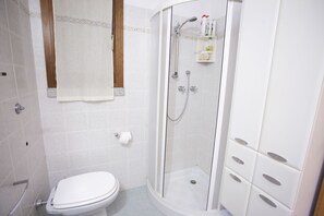 Apartment | Badezimmer