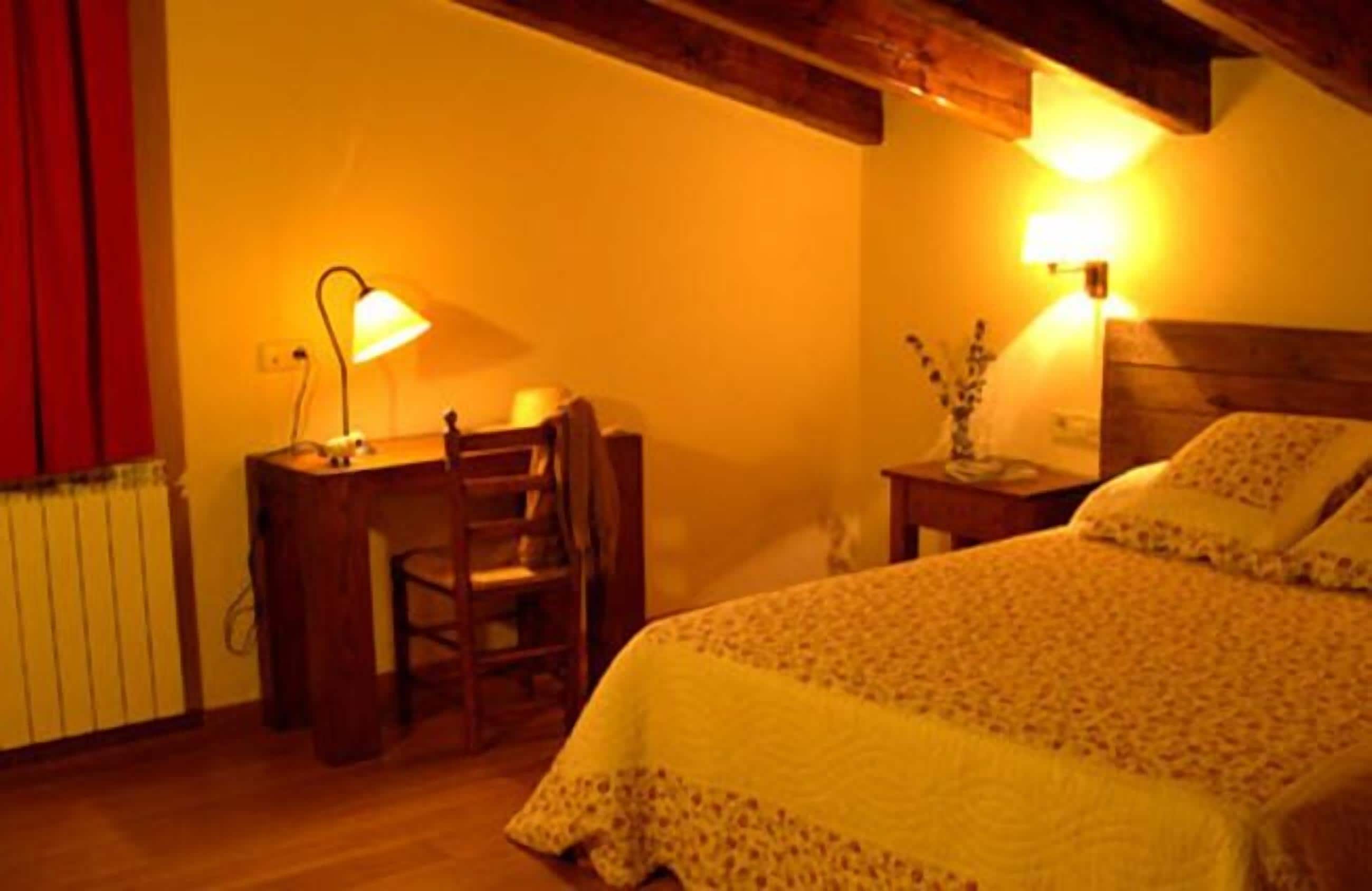 Free cots/infant beds, bed sheets