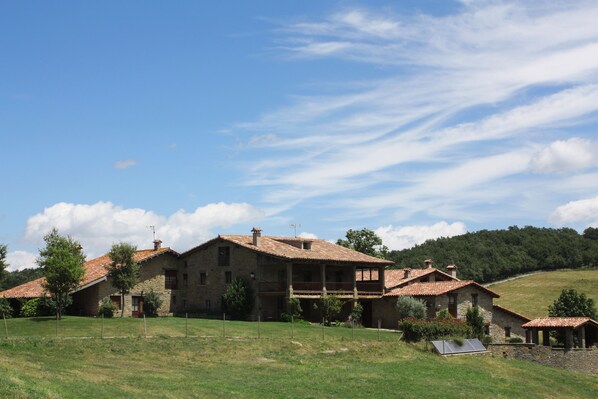 Front of property - Mas La Serra (Rupit I Pruit)