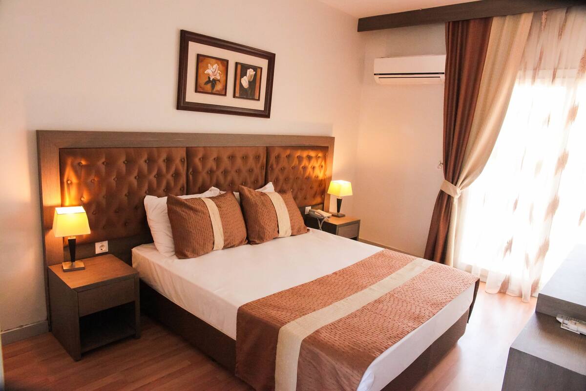 Standard Room | In-room safe, desk, free cots/infant beds, free WiFi