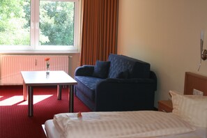 Minibar, desk, WiFi - Hotel Bernsteinsee (Bitterfeld-Wolfen)