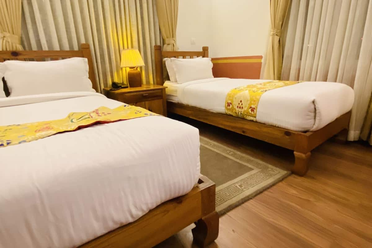 1 bedroom, premium bedding, desk, laptop workspace