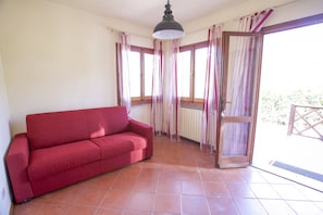 Apartment, 2 Bedrooms | Living area