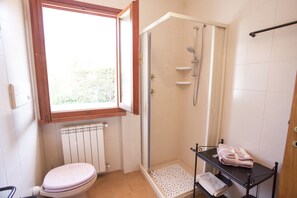 Appartamento, 2 camere da letto | Bagno | Doccia, soffione a pioggia, asciugacapelli, bidet