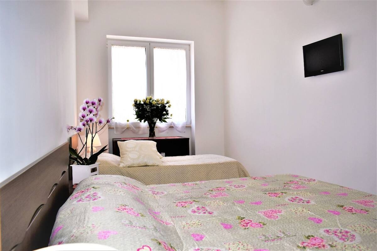 Egyptian cotton sheets, premium bedding, desk, blackout curtains