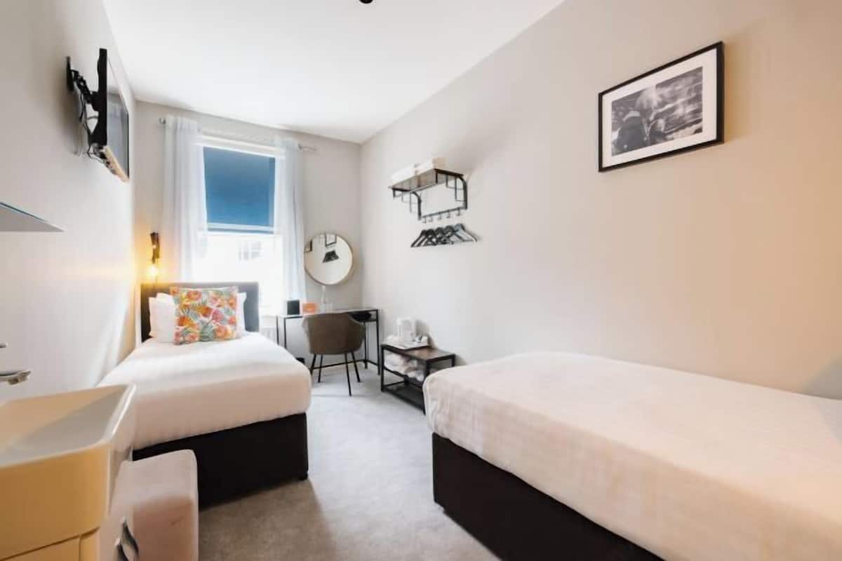 Desk, laptop workspace, iron/ironing board, free WiFi