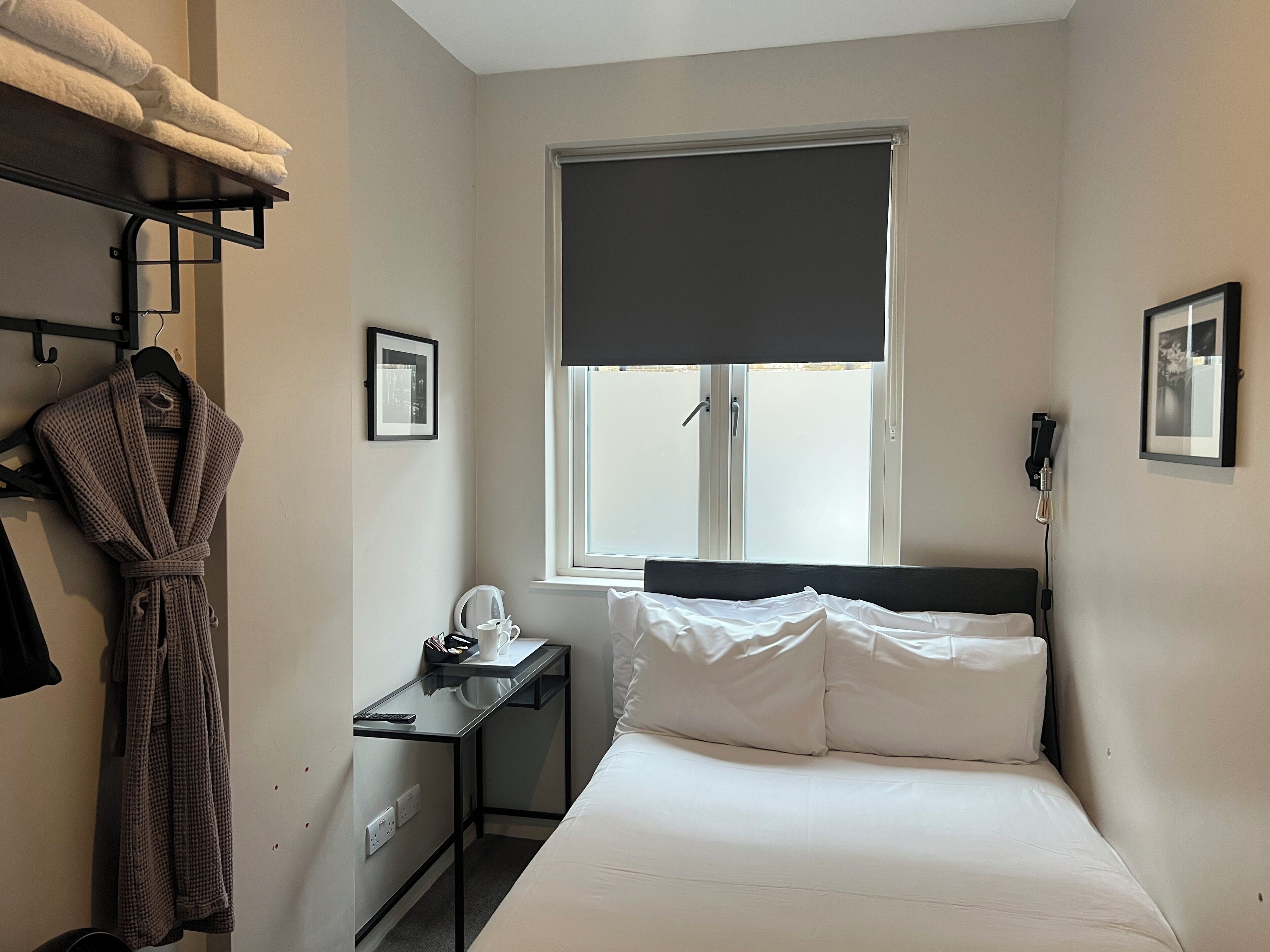 Double Room, 1 Double Bed, Shared Bathroom | Desk, laptop workspace, iron/ironing board, free WiFi