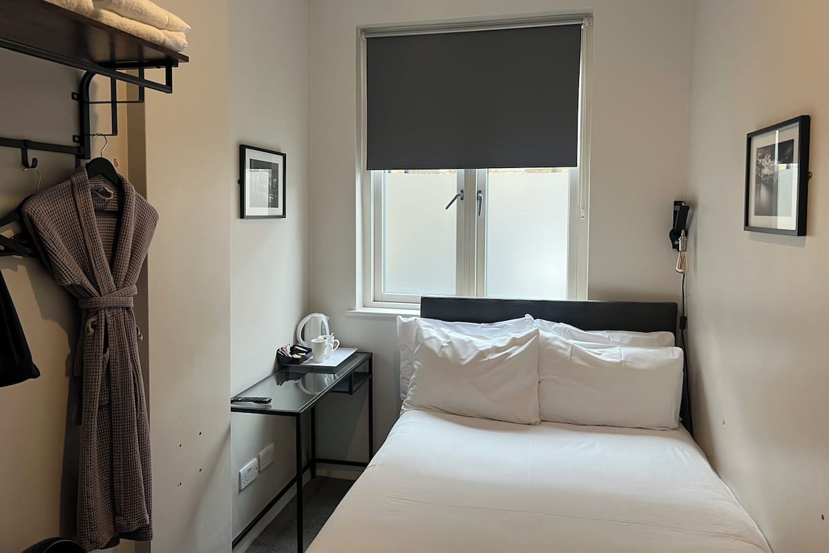 Bureau, espace de travail pour ordinateur portable