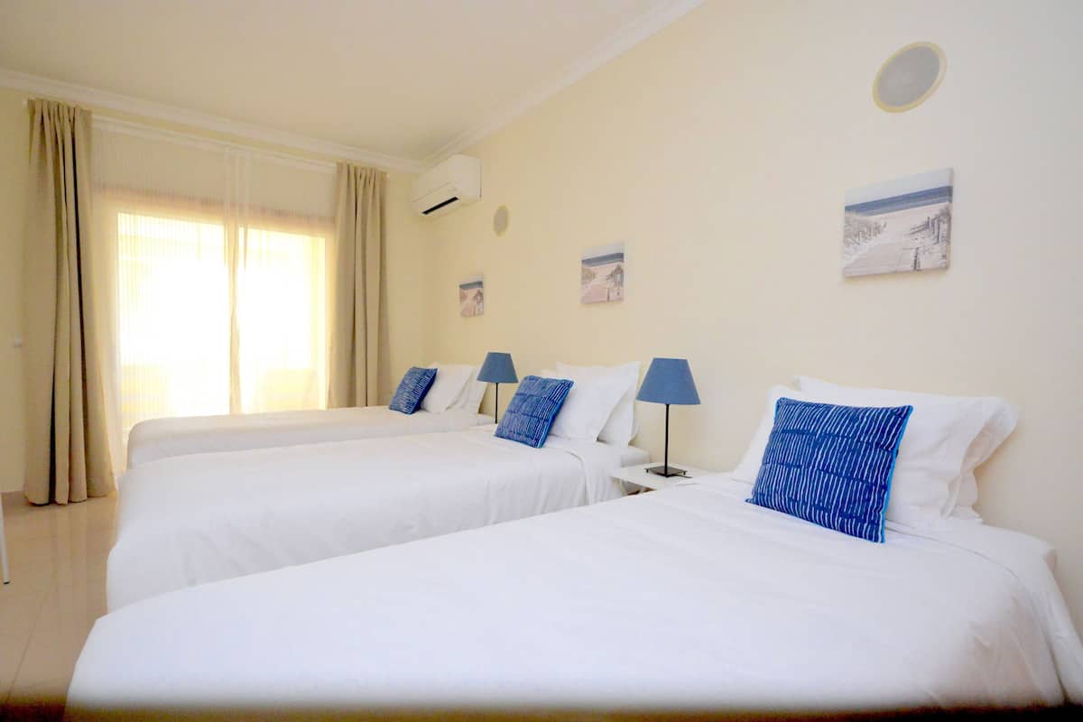 Apartment, 1 Bedroom, Balcony (5 Guests) | 1 bedroom, iron/ironing board, travel crib, WiFi (free)
