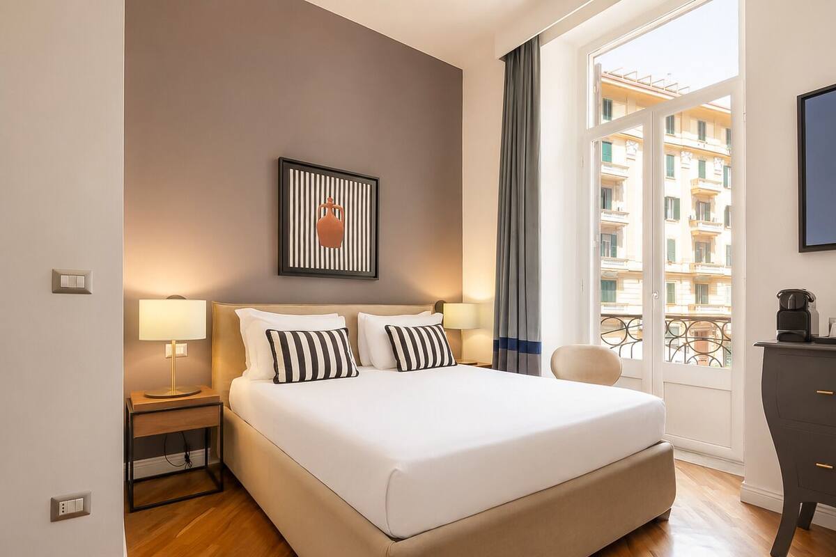 Comfort Room, Balcony, City View | Egyptian cotton sheets, premium bedding, down comforters, minibar