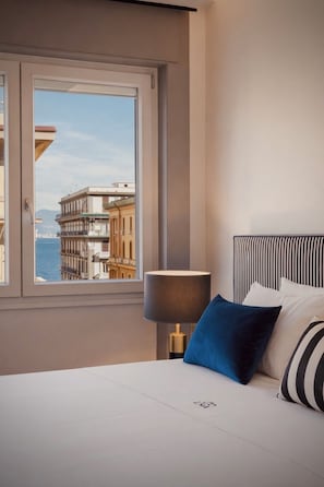 Egyptian cotton sheets, premium bedding, down comforters, minibar - Le Mummarelle (Naples)