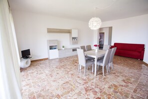 Apartment | Living area | Flat-screen TV