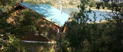Standard Cabin, 3 Bedrooms, Non Smoking, Lake View | Premium bedding, soundproofing, cribs/infant beds, bed sheets