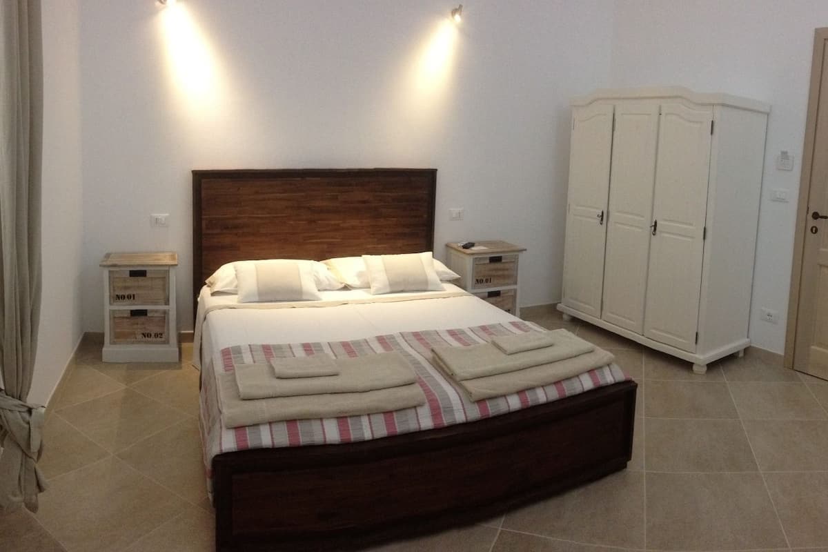Double or Twin Room | Desk, WiFi (free)