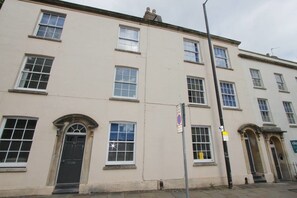 Front of property - St Michael's Hill 1 Bed Apartment (Bristol)