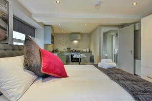 Iron/ironing board, free WiFi