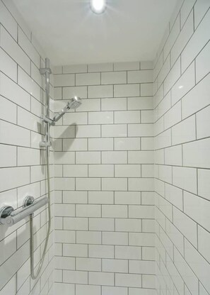 Shower kamar mandi