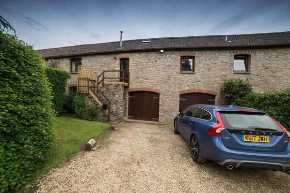 Front of property - The Granary, a Perfect Countryside Stay (Bristol)