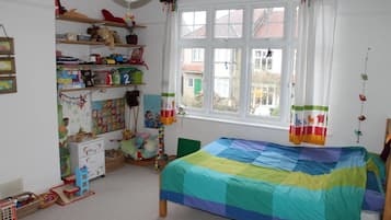 Iron/ironing board, free WiFi