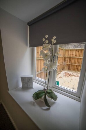 2 bedrooms, iron/ironing board, free WiFi - Centrally Located Apartment Close to Cabot Circus (Bristol)