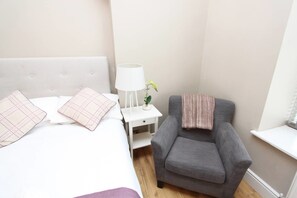 1 bedroom, iron/ironing board, free WiFi