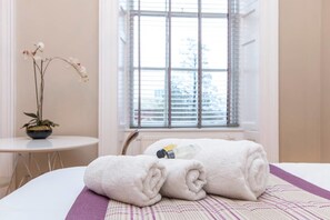 Room amenity - Lower Park Apartments Studio 4 (Bristol)