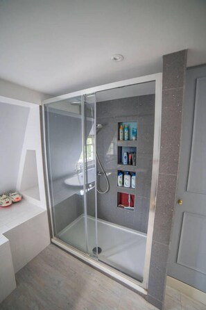 Douche de la salle de bain