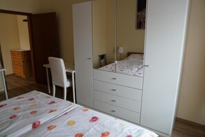 1 chambre, bureau, fer et planche à repasser, Wi-Fi gratuit