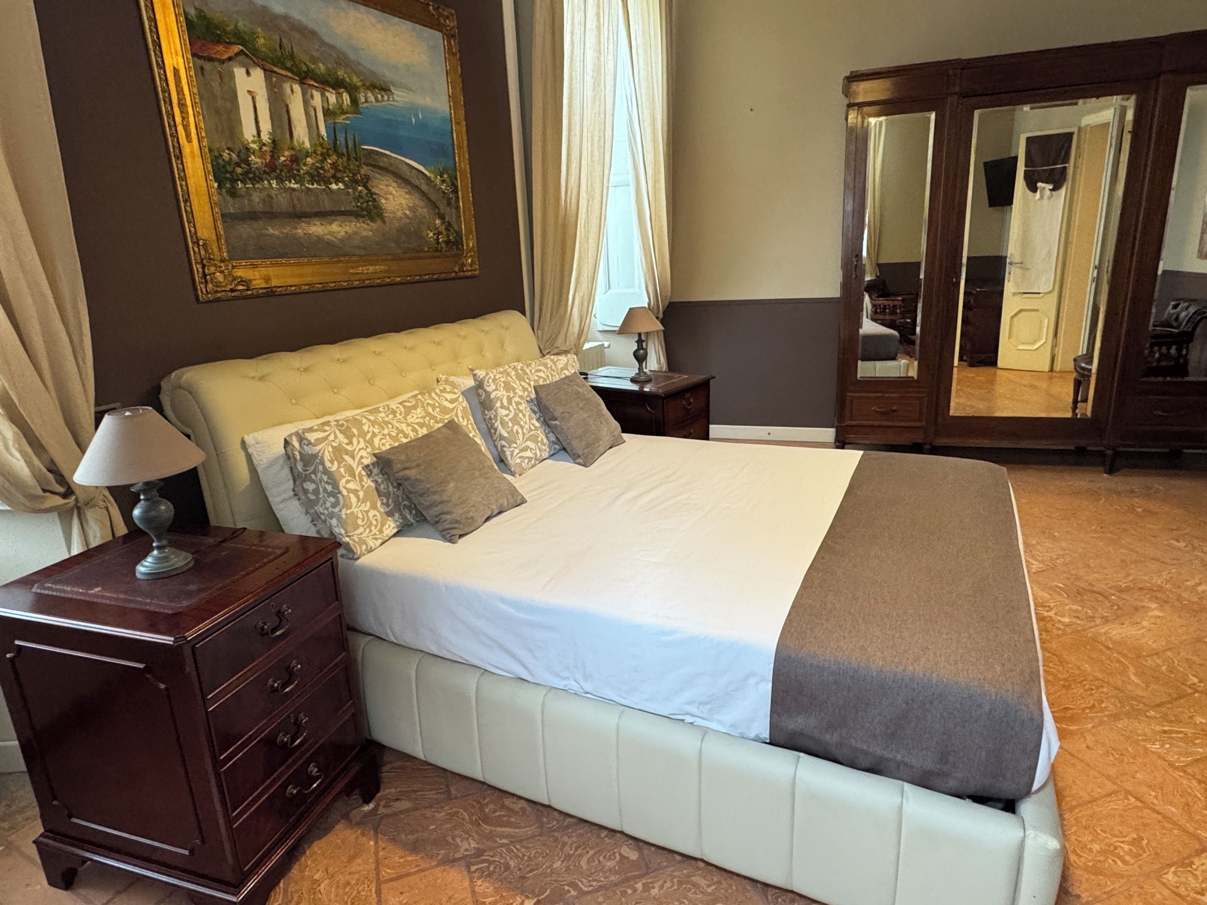 Suite, zum Garten hin | Zimmersafe, Schreibtisch, Bügeleisen/Bügelbrett, kostenlose Babybetten