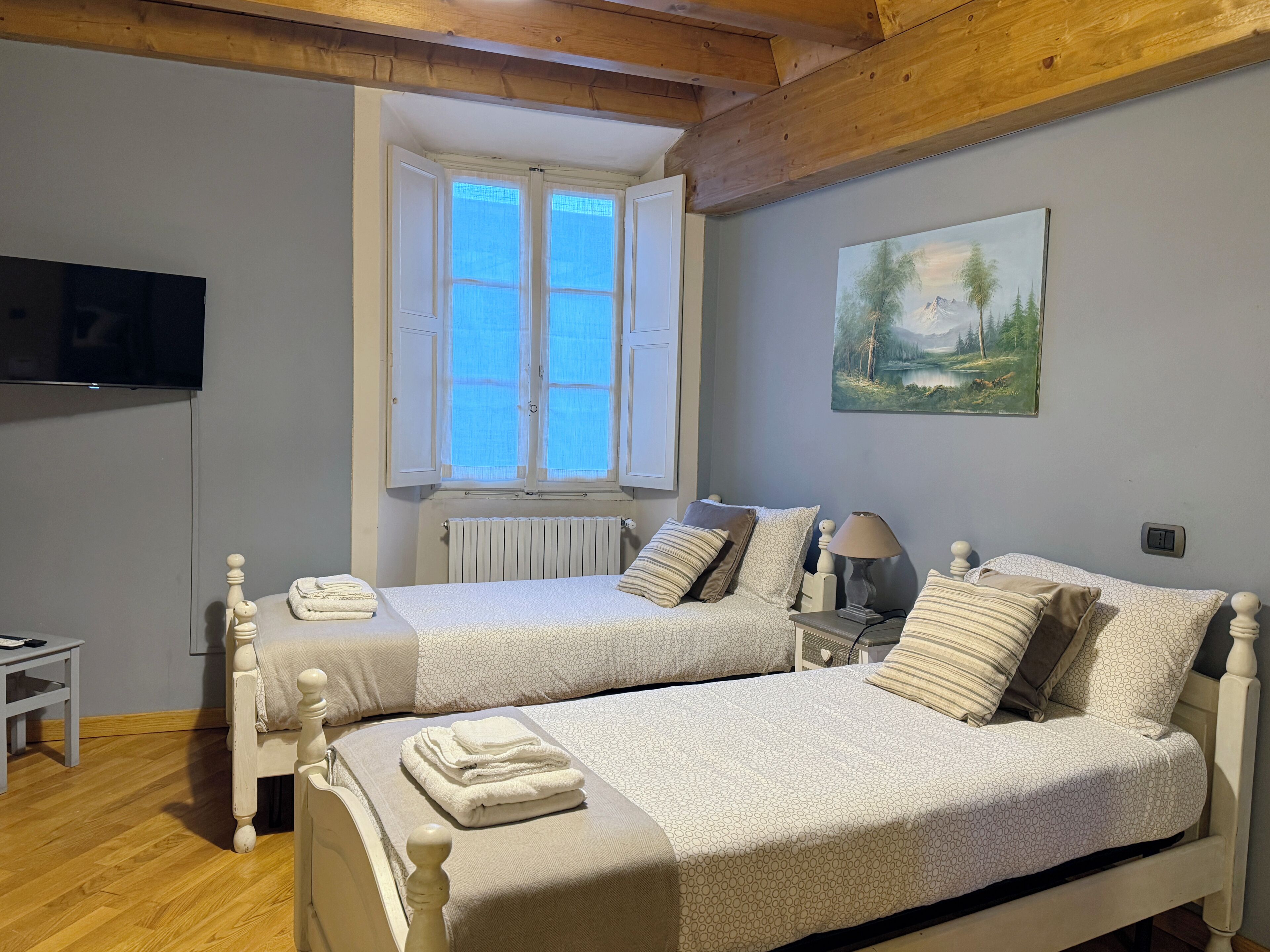 Basic-Zweibettzimmer | Zimmersafe, Schreibtisch, Bügeleisen/Bügelbrett, kostenlose Babybetten