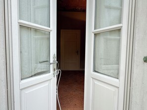 In-room safe, desk, iron/ironing board, free cribs/infant beds - II Torchio - Guest House (Dormelletto)