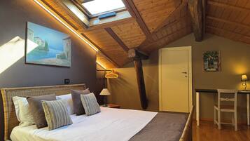 Familie appartement | Een bureau, gratis wifi, beddengoed