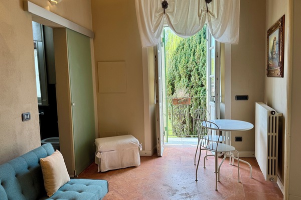 Suite, Garden Area | Living area