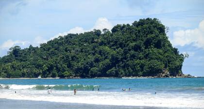 Casa Amigos by the beach