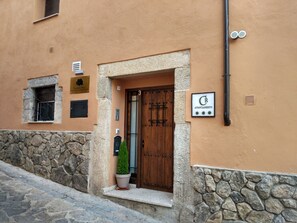 Front of property - Planeta Vera (Jarandilla de la Vera)