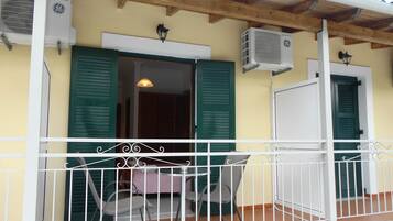 Studio | Terrace/patio