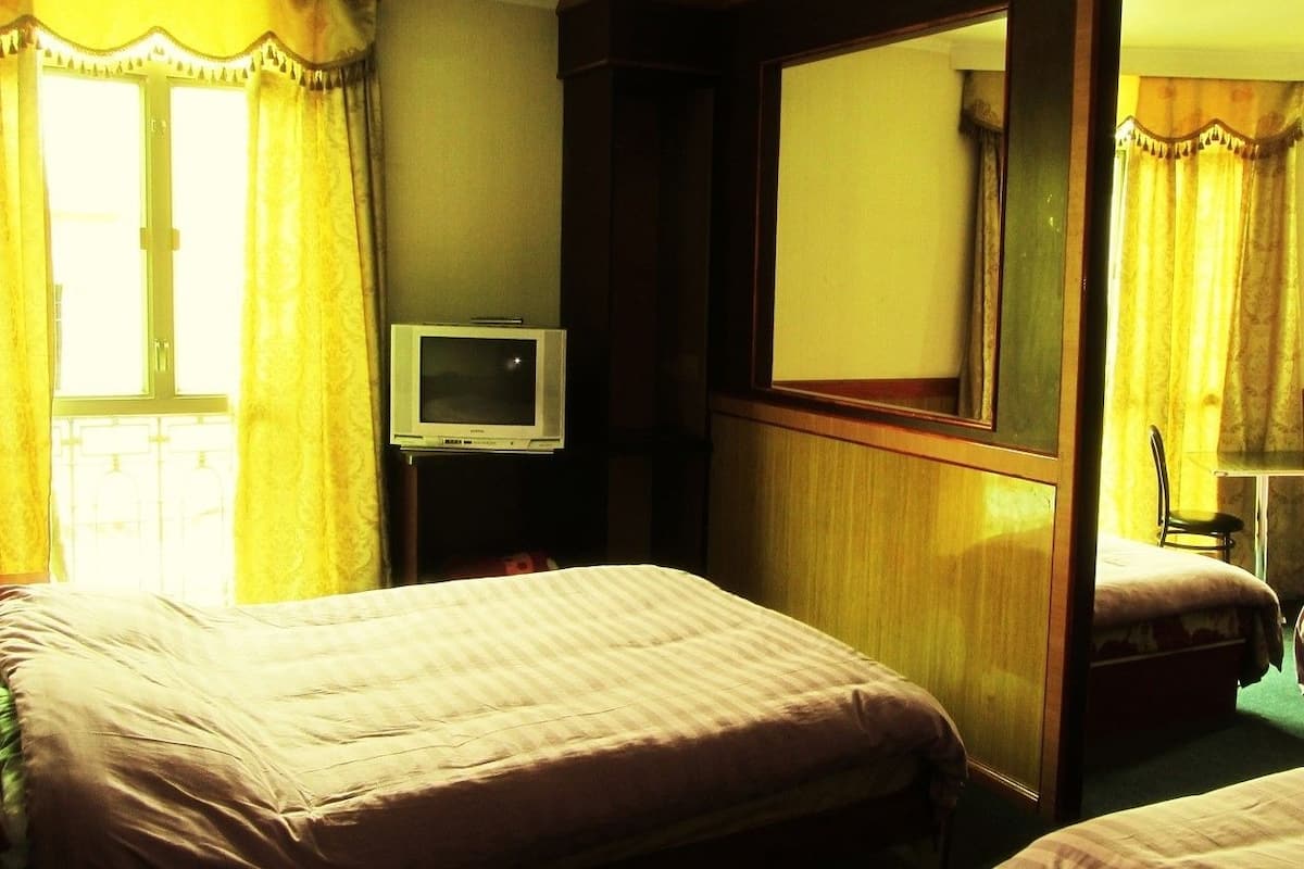 Quadruple Room, Multiple Beds | Desk, iron/ironing board, free WiFi, bed sheets